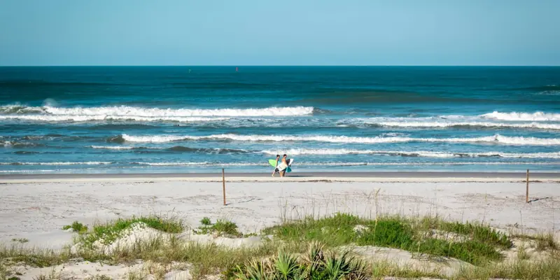 Surfista gravemente ferito da uno squalo a New Smyrna Beach