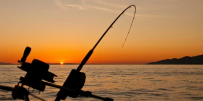 Barca da pesca al tramonto in Croazia